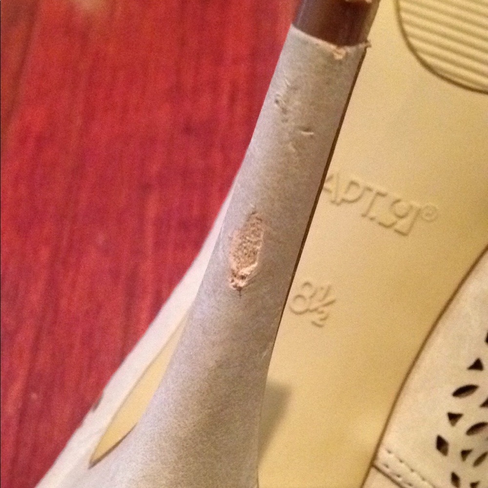 Heels - Picture 5 of 5